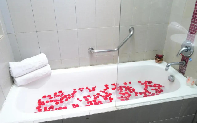J hotel
