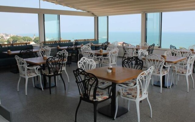 Port Marina Hotel