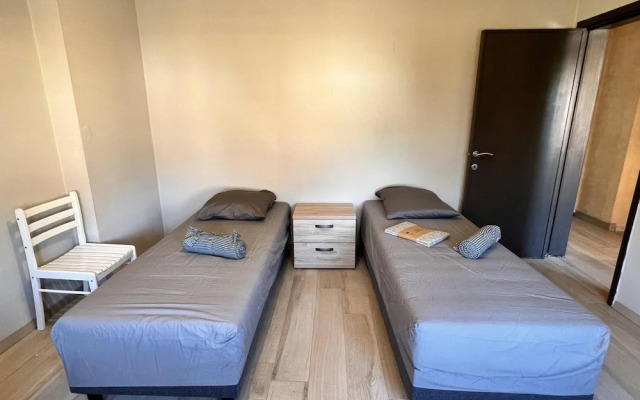 Beautiful House With 4 Bedrooms in Hees