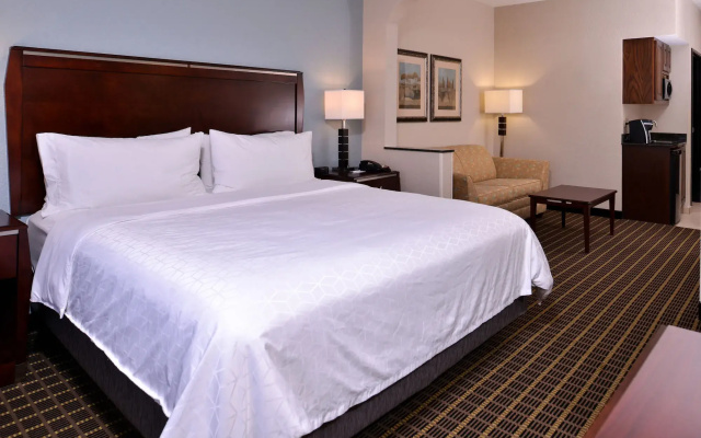 Holiday Inn Express Hotel & Suites Pittsburg by IHG