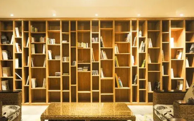 Deepness Hotel