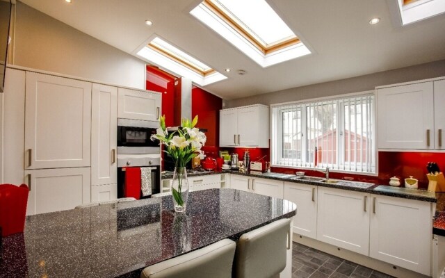 Warm And Welcoming Villa Perfect Home From Home