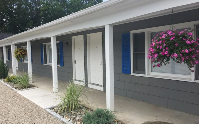 Shore Road Inn