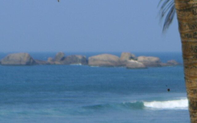 Budde's Beach Restaurant & Guesthouse