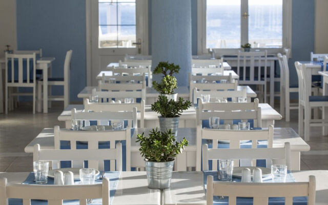 Manoulas Beach Mykonos Resort