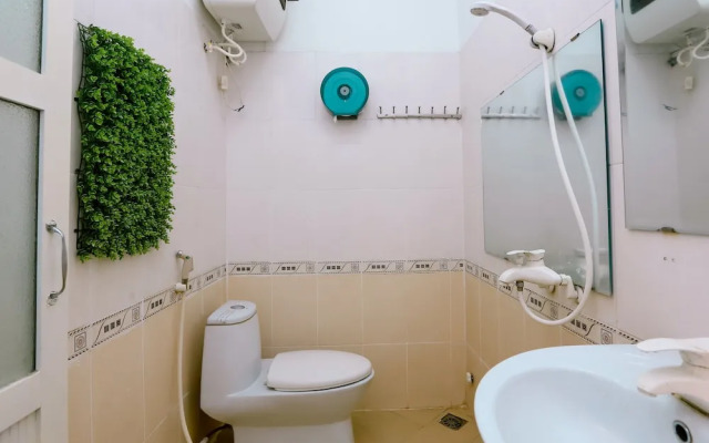 Huong Quynh Hotel