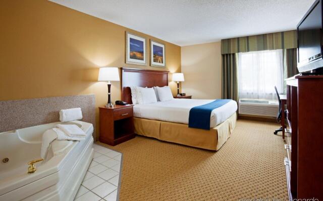 Holiday Inn Express Sheboygan-Kohler, an IHG Hotel