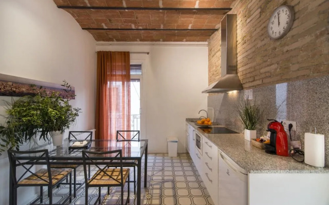 Happy People Gaudi Sant Pau Apartments