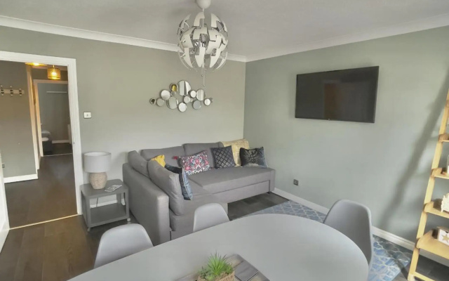 Monkbridge Mews Apartment