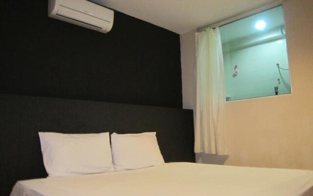 Amazon Hotel Kepong