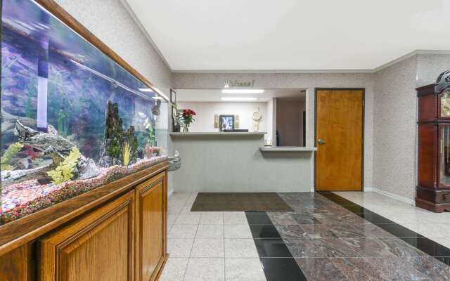 Super 8 by Wyndham Burleson Fort Worth Area