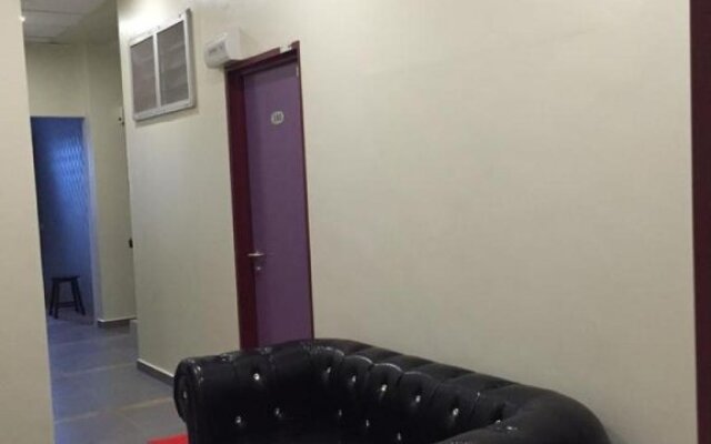 Tas Sakura Budget Hotel