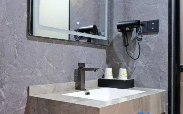 Delinwei Inn Express