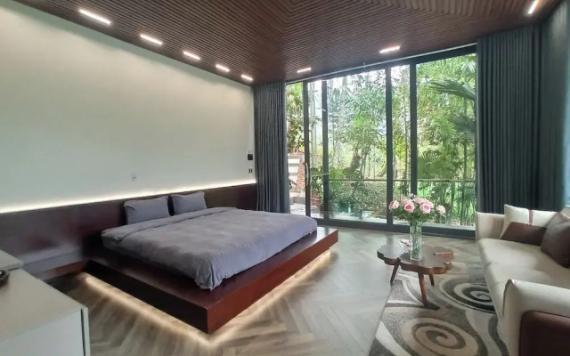 Lake House