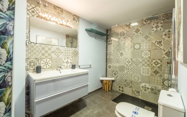 Penthouse Picasso Area