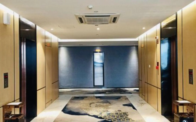 Zhong Rui Hotel