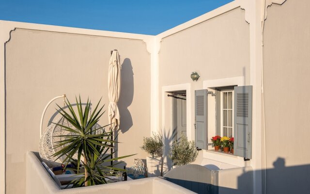 Paradise, Traditional Cycladic House