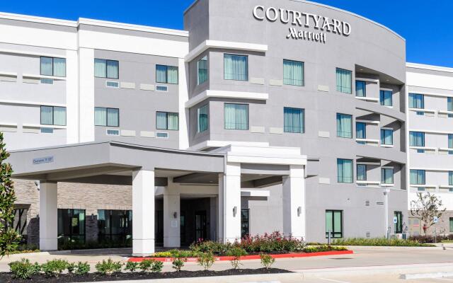 Courtyard by Marriott Lake Jackson