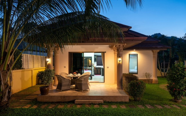 Garden bungalows 4br with private pool