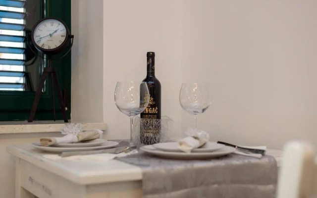 Studio Apartment Luka