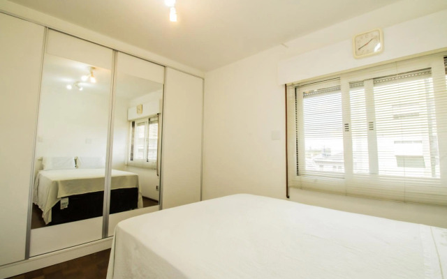 Apartamento aconchegante com estacionamento na 25 de março