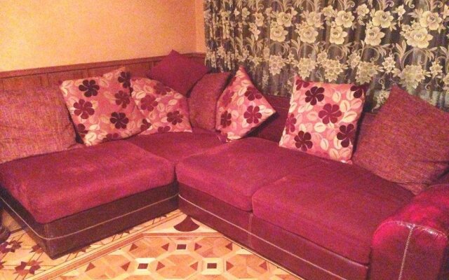 Dom 2 Hostel