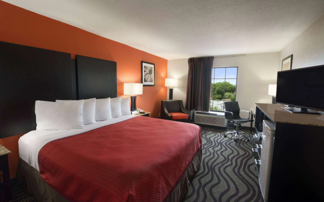 Days Inn by Wyndham Rome Downtown