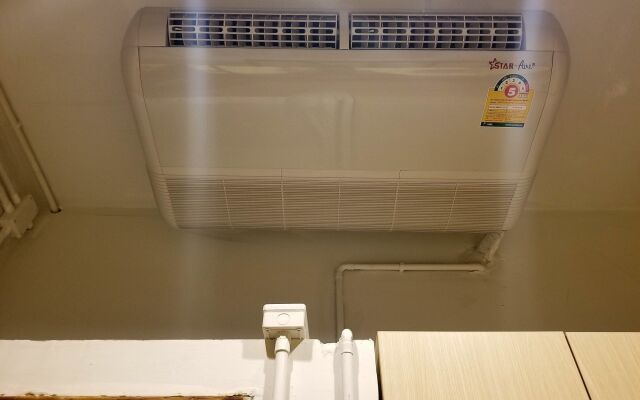 Bed To Bangkok - Hostel