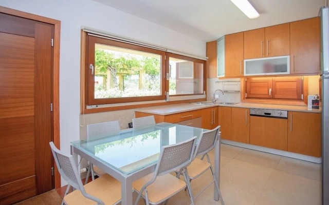 Liiiving in Caminha Countryside Pool House