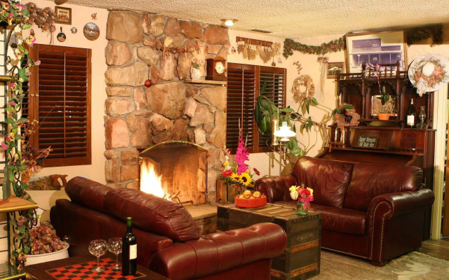 Adelaide Inn
