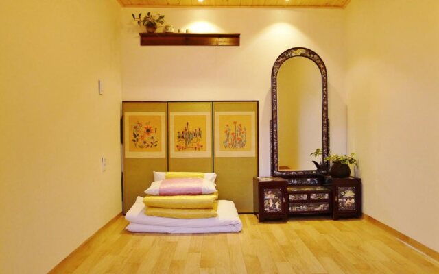 HanOK Guest House 202