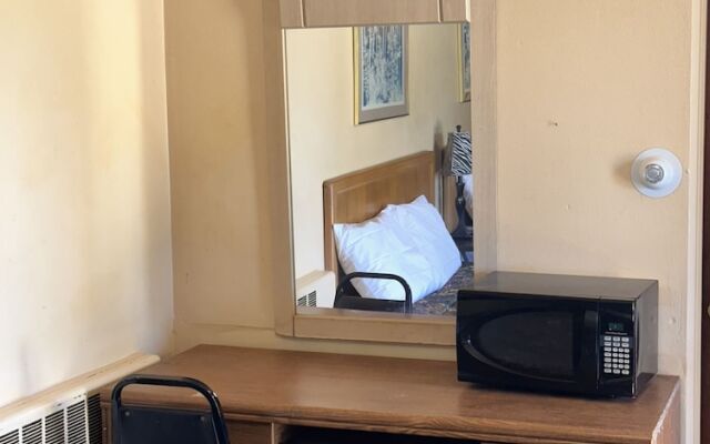 Crestview Motel Inc