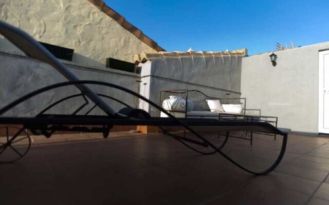 Hospederia Almundo by Alexandra Realty