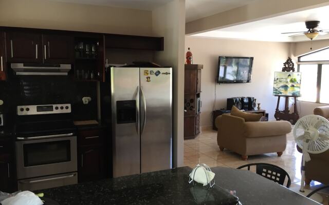 Hotel Costa Del Sol Inn