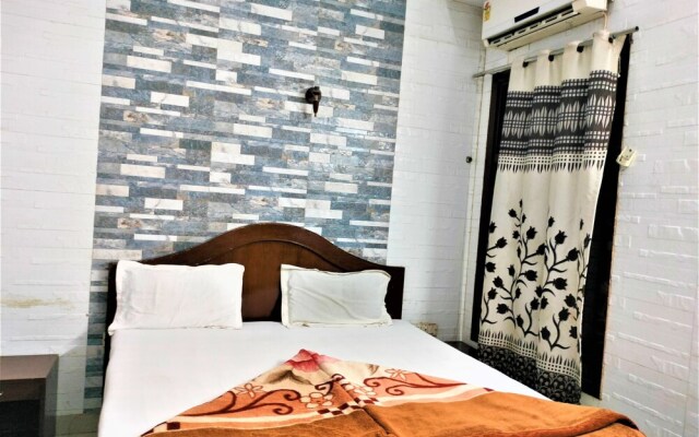 Hotel White Palace Nizamuddin Railway St