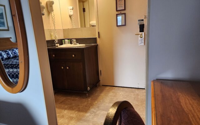 McIntosh Country Inn & Conference Centre in Canada