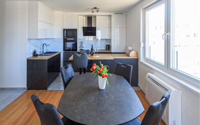 Beautiful Apartment in Zadar With Wifi and 2 Bedrooms