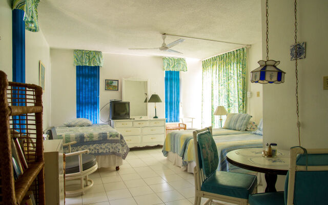 Sky View Beach Studio - Montego Bay Club