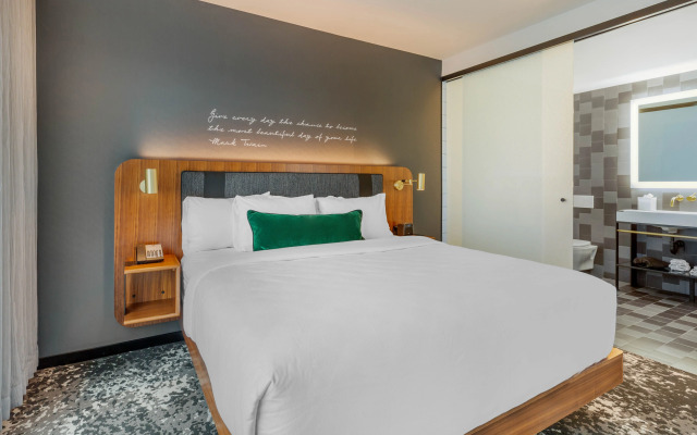 Cambria Hotel Boston Downtown - Seaport