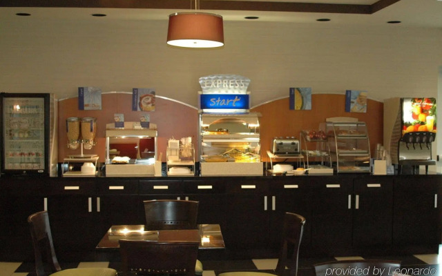 Holiday Inn Express Hotel & Suites Largo-Clearwater by IHG