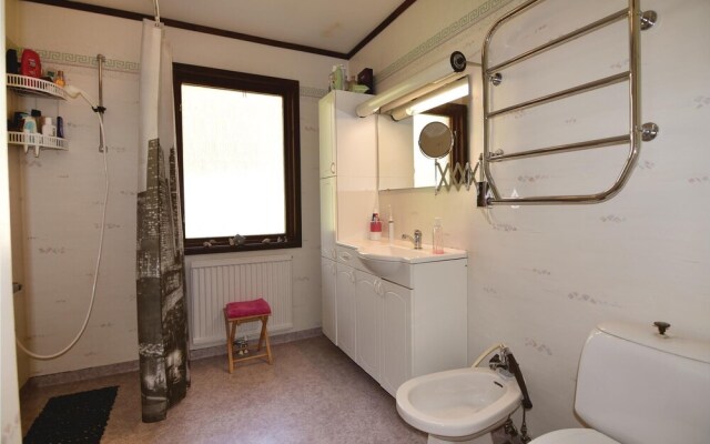 Stunning Home in Håverud With 4 Bedrooms and Internet