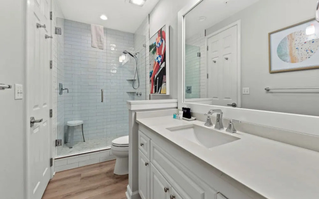 Newly Renovated! Breathtaking Views! Fourth Floor! Pools! Grill! Beach Chairs