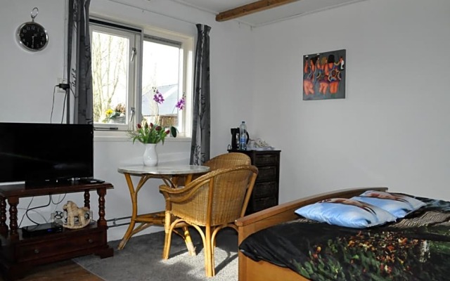 B&B Warnstee