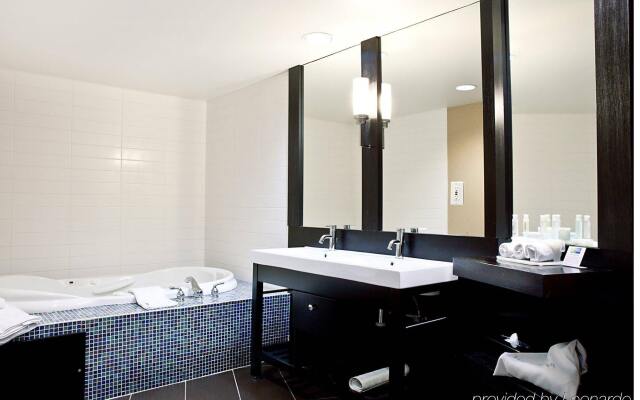 Holiday Inn Express & Suites Langley, an IHG Hotel