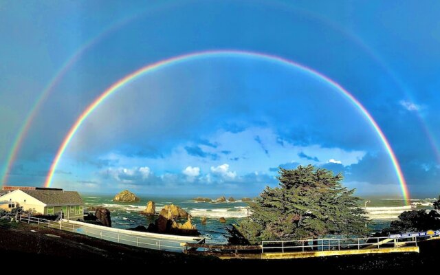 Sunset Oceanfront Lodging