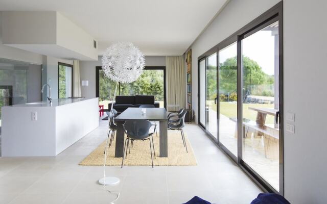 Modern Holiday Home in Sant Andreu de Llavaneres with Swimming Pool