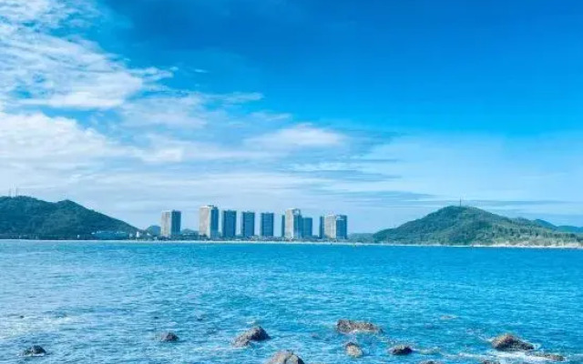 Youjianhai Holiday Apartment (Hailing Island Agile Gold Coast Branch)