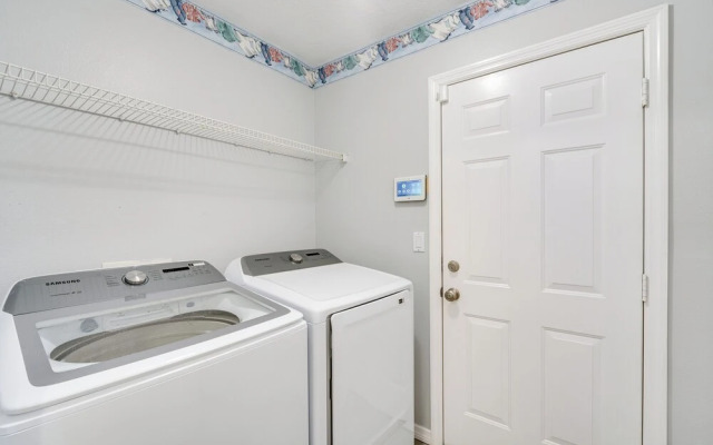 Inviting Home w/ Lanai & Pool in Kissimmee!