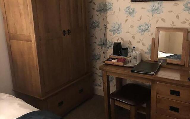 The Oakeley Arms Hotel