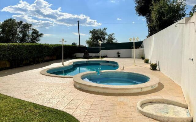 Portimão Classic With Pool by Homing